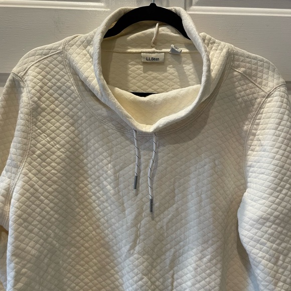 LL Bean  Cream Colored Quilted Sweatshirt Size L - Picture 2 of 3